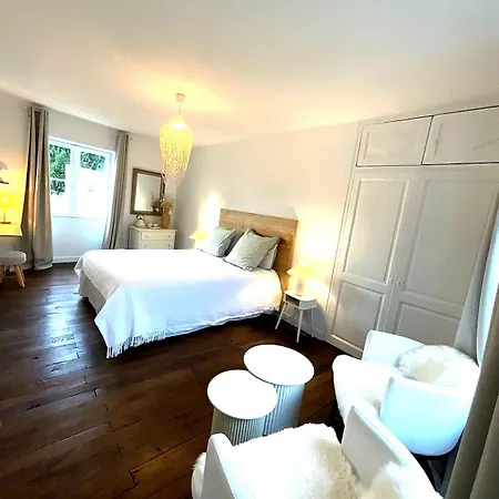 Le Clos Notre Dame Particulier Hypercentre בית הארחה 3*